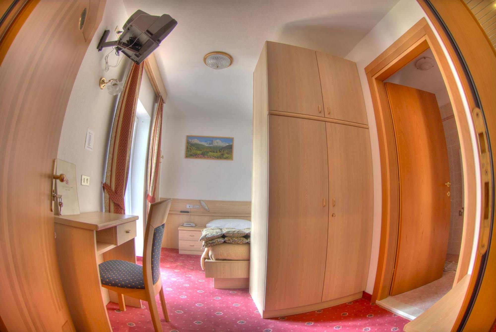 Hotel Cristallo Vigo di Fassa Εξωτερικό φωτογραφία