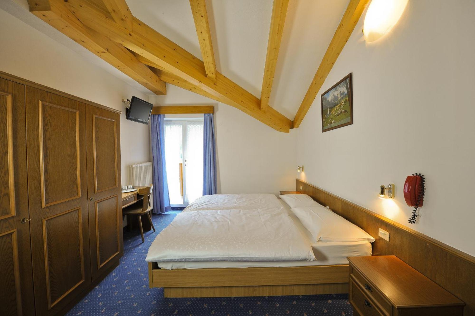 Hotel Cristallo Vigo di Fassa Εξωτερικό φωτογραφία